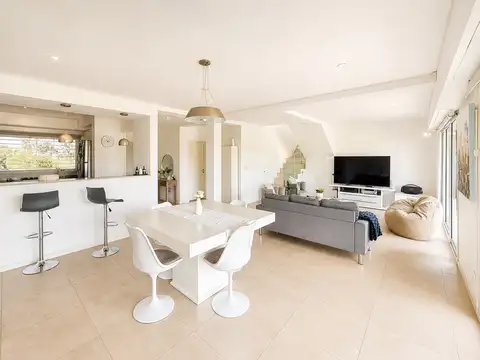 Casa 6 ambientes con 3 baños