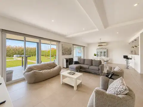 Casa en venta 3 dormitorio con pileta Las Tardes Roldán