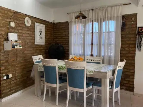 Casa 4 ambientes con 1 baño