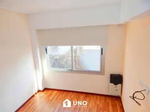 3 de Febrero 3000, Piso 02