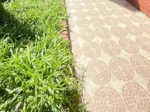 Departamento Interno En Ph De 2 Ambiente Con Amplio Jardin