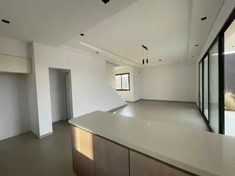 Casa en Venta en Countries y Barrios Cerrados en Pilar, USD 225.000