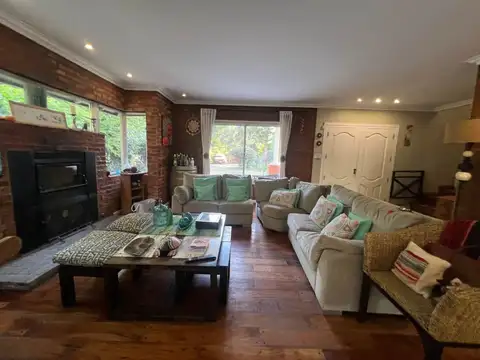 Casa 4 ambientes con 3 baños
