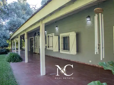 Casa 6 ambientes con 2 baños