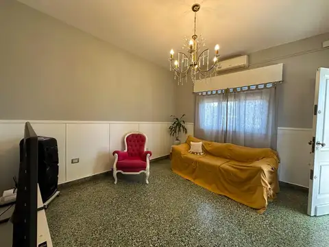 Casa en Venta en Luis Guillon, USD 140.000