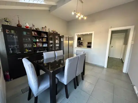 VENTA CASA 3 AMBIENTES LUIS GUILLON -PILETA