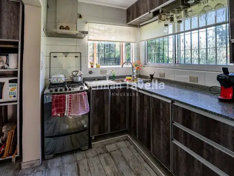 Venta de Casa 4 ambientes en leloir. Excelente ubicación
