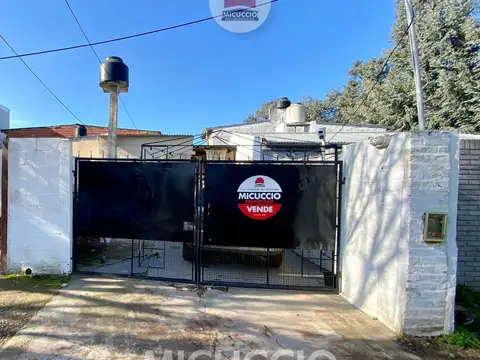 Lote con 4 viviendas en venta, Fiesta Nacional de la Flor 719 esq. Melo. OPORTUNIDAD