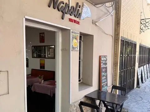 Pueyrredon al 500 Local a la calle