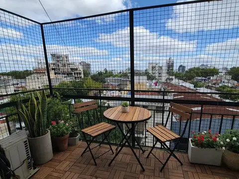 Departamento 2 ambientes frente con balcon muy amplio
