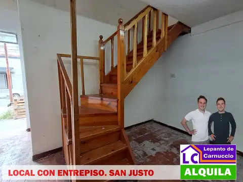 MUY BUEN LOCAL CON ENTREPISO EN ALQUILER. SOBRE ARIETA AL 2.600 EN SAN JUSTO CENTRO.