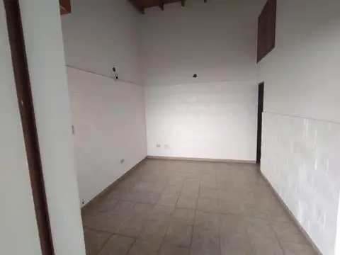 Oficina en Alquiler en Moron, $ 650.000