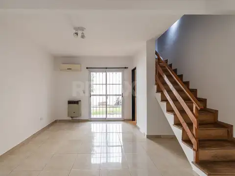 Depto Tipo Casa en Venta en Villa Martelli, USD 160.000