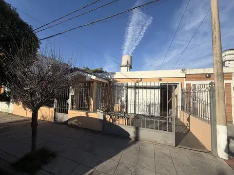 Casa en Excelente Estado con Pileta