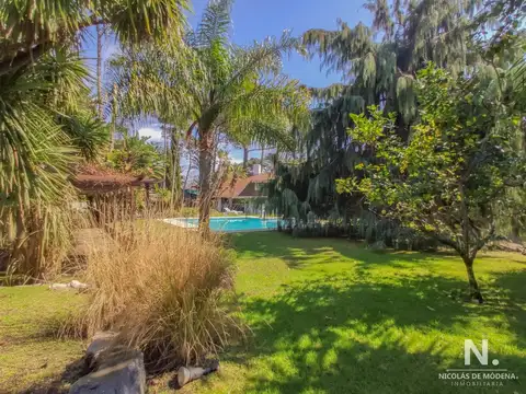 Casa 7 ambientes con 9 baños