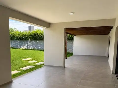 Casa en Alquiler de 3 dormitorios