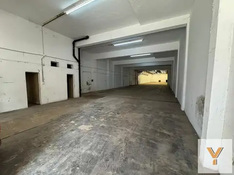 Edificio Comercial en alquiler - 2 Dormitorios 2 Baños - Depósito - Mataderos