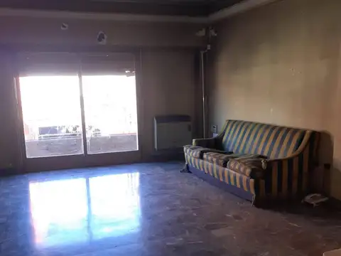 Casa en alquiler - 2 Dormitorios 2 Baños - Depósito - Mataderos