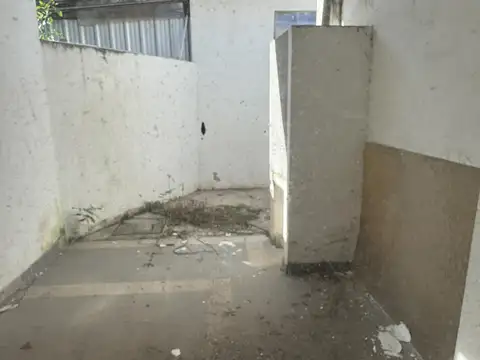 Galpon en Venta 25  mts Fondo