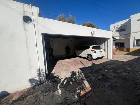 Depto Tipo Casa en Venta de 6 ambientes