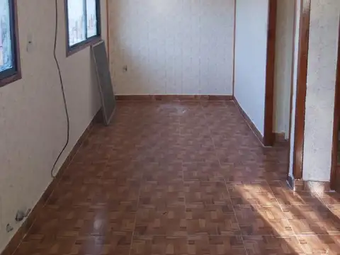 Depto Tipo Casa en Alquiler en Ituzaingo, $ 300.000