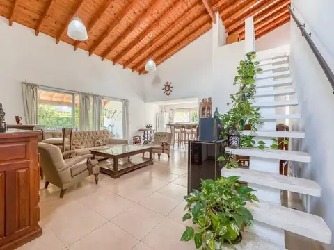 Venta Casa 3 amb C/pileta - La cañada B° Los Arces