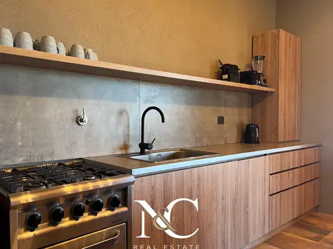 Casa 6 ambientes con 4 baños