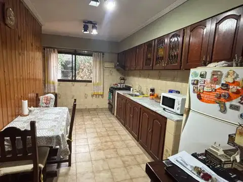 Deán Funes 100