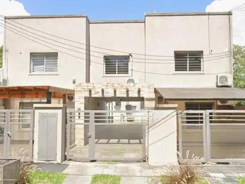 PH en venta - 3 Dormitorios 2 Baños - Ituzaingó