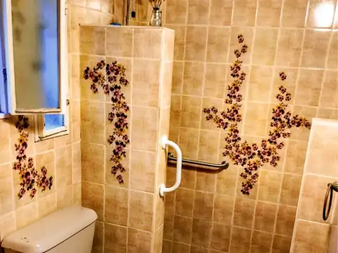 Casa 3 ambientes con 2 baños