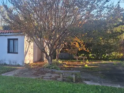 Casa en Alquiler con 3 cocheras