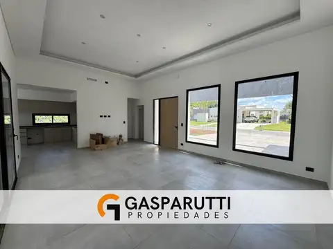 Casa 5 ambientes con 4 baños