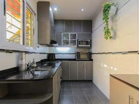 Depto Tipo Casa en Venta de 4 dormitorios