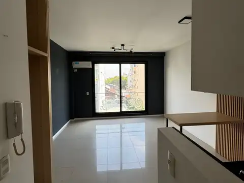 Excelente depto minimalista al frente. Para no perder