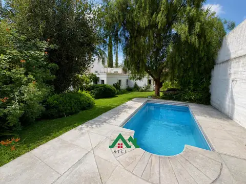 Casa en venta en Valle del Cerro – 3 dormitorios en una sola planta con cochera y patio
