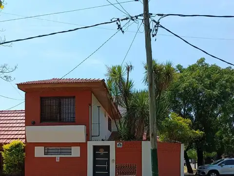 Campos esquina Chacabuco al 1300