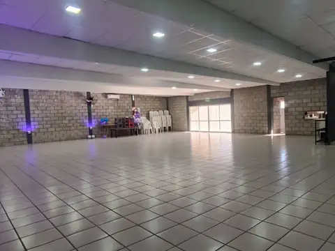 Salon En Venta Listo Para Trabajar En Valle Viejo