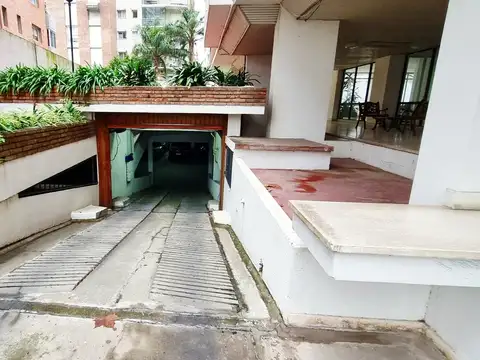 Cochera en venta en centro de Martinez