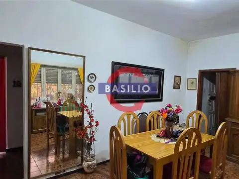 Washington  al 3700 E/Manuel García y Rafael Obligado