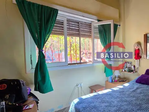 VENTA MUY BUEN PH 4 AMBIENTES CON PATIO