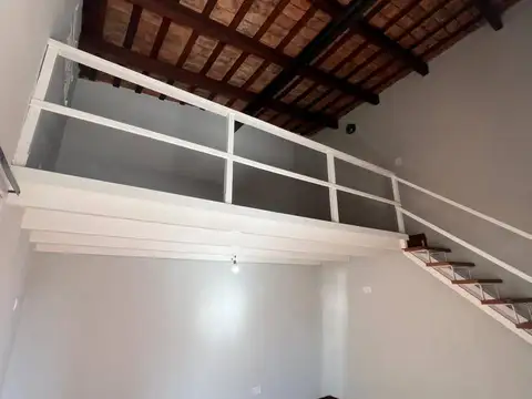 Depto Tipo Casa en Venta 50 años