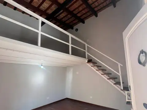 Depto Tipo Casa en Venta con 1 cocheras