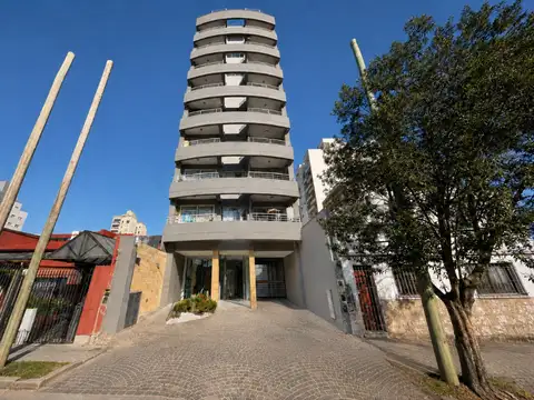 HERMOSO DEPTO 3 AMB CON BALCON, COCHERA Y BAULERA
