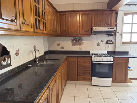 VENTA DEPARTAMENTO 4 AMB. C/ COCHERA Y DEP. CABALLITO