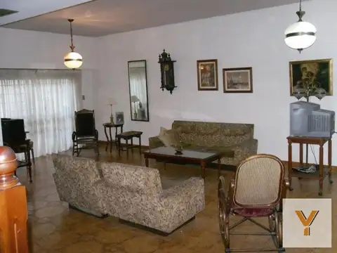 Casa en venta - 4 dormitorios 6 baños - Cochera - 400 mts2 - La Plata