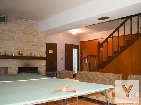 Casa 10 ambientes con 3 baños