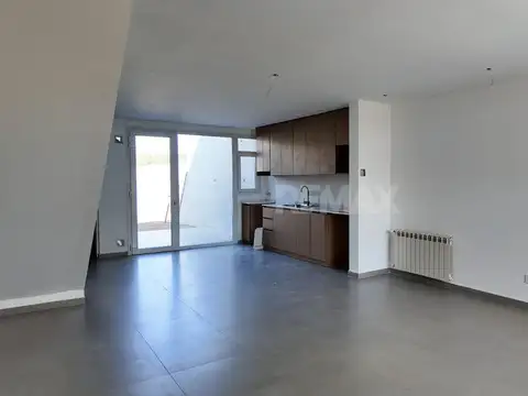 Depto Tipo Casa 3 ambientes con 1 baño