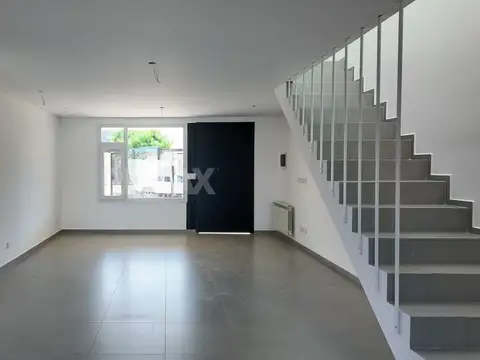 Depto Tipo Casa en Venta con 1 cocheras