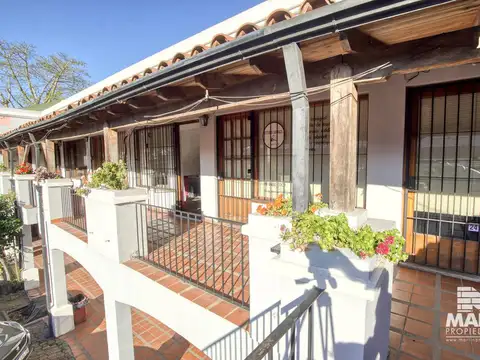 Local en galería comercial s/Av. Fleming