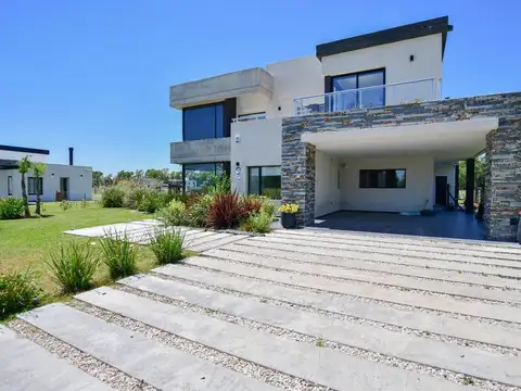 Casa en Alquiler de 4 dormitorios